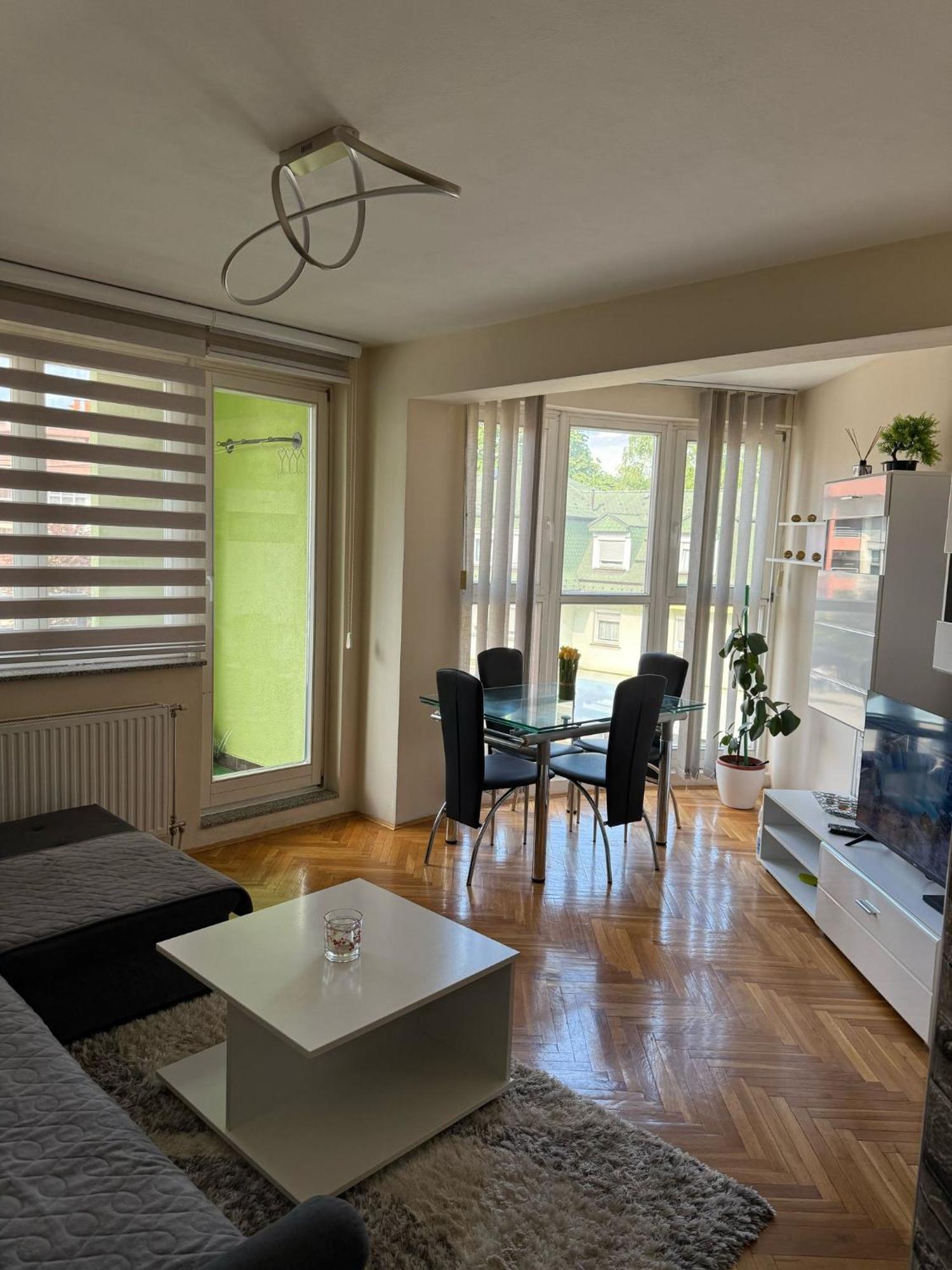 Lnb Lux Apartment Doboj Bilik gambar